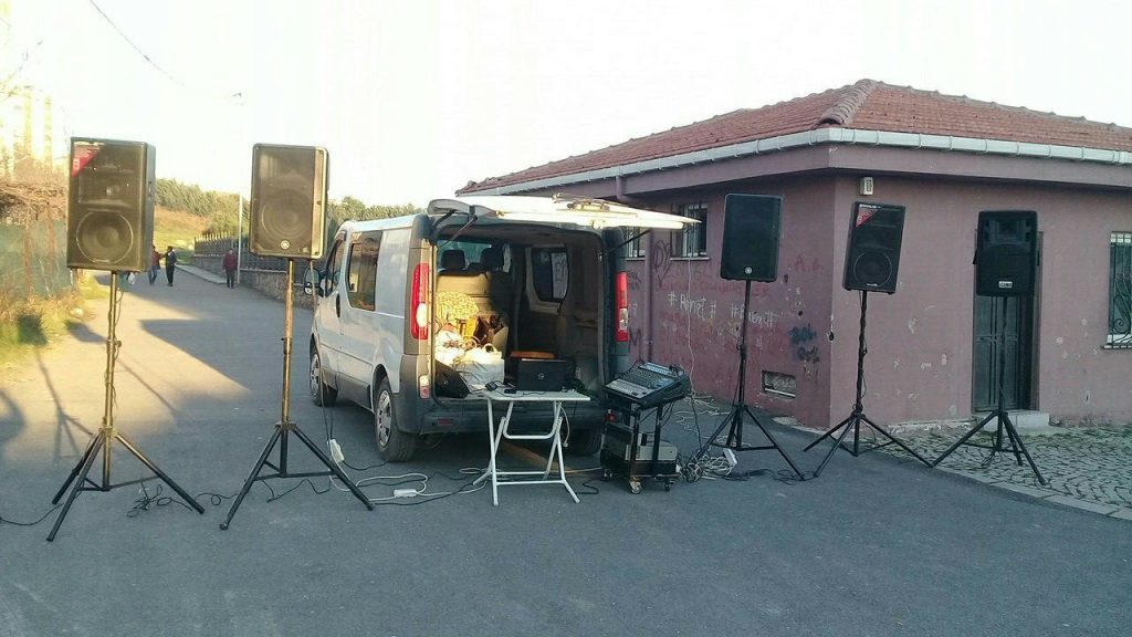 Sunum için kiralık sahne ve ses sistemi & hoparlör